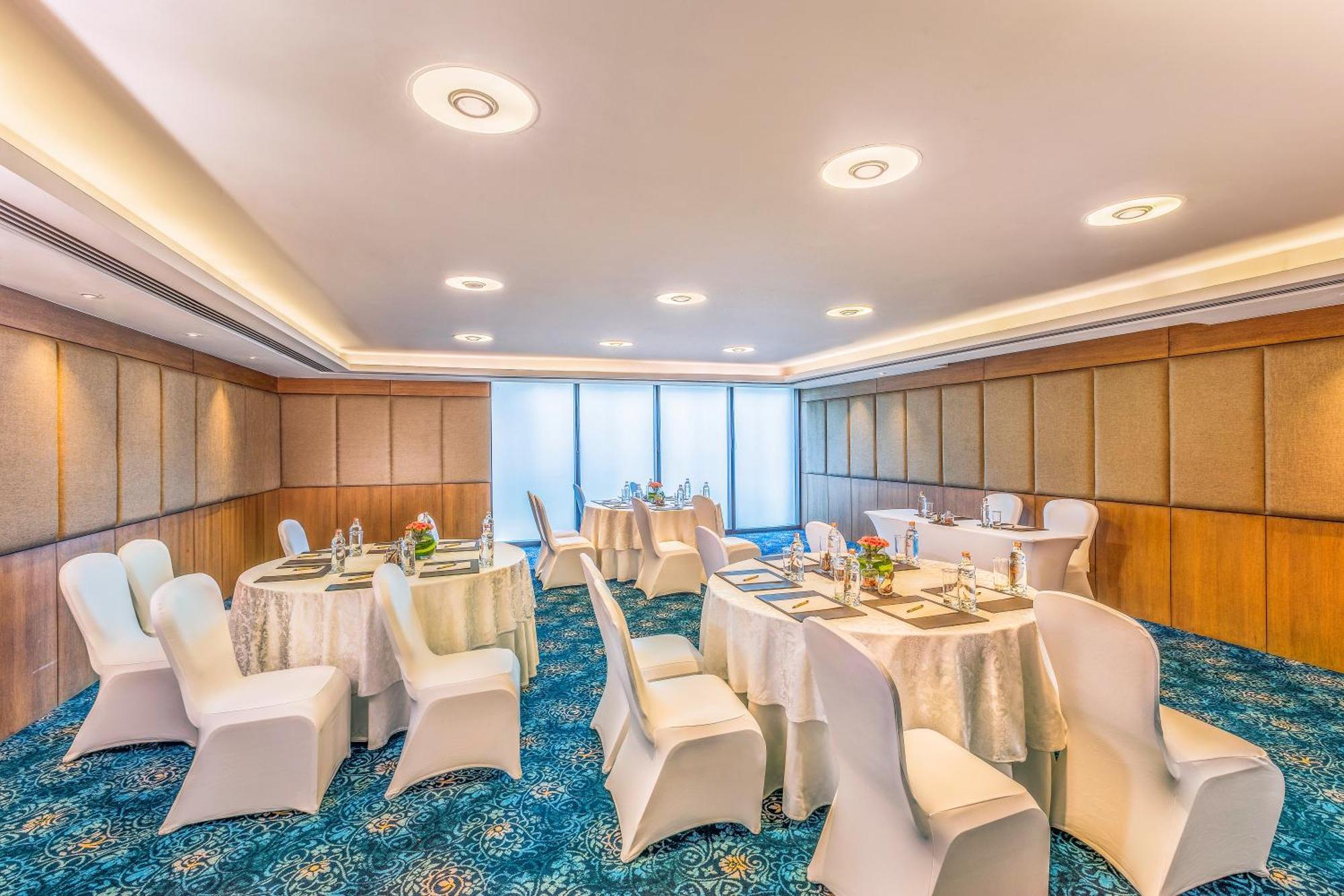 ניו דלהי The Leela Ambience Convention Hotel Delhi מראה חיצוני תמונה Meeting room