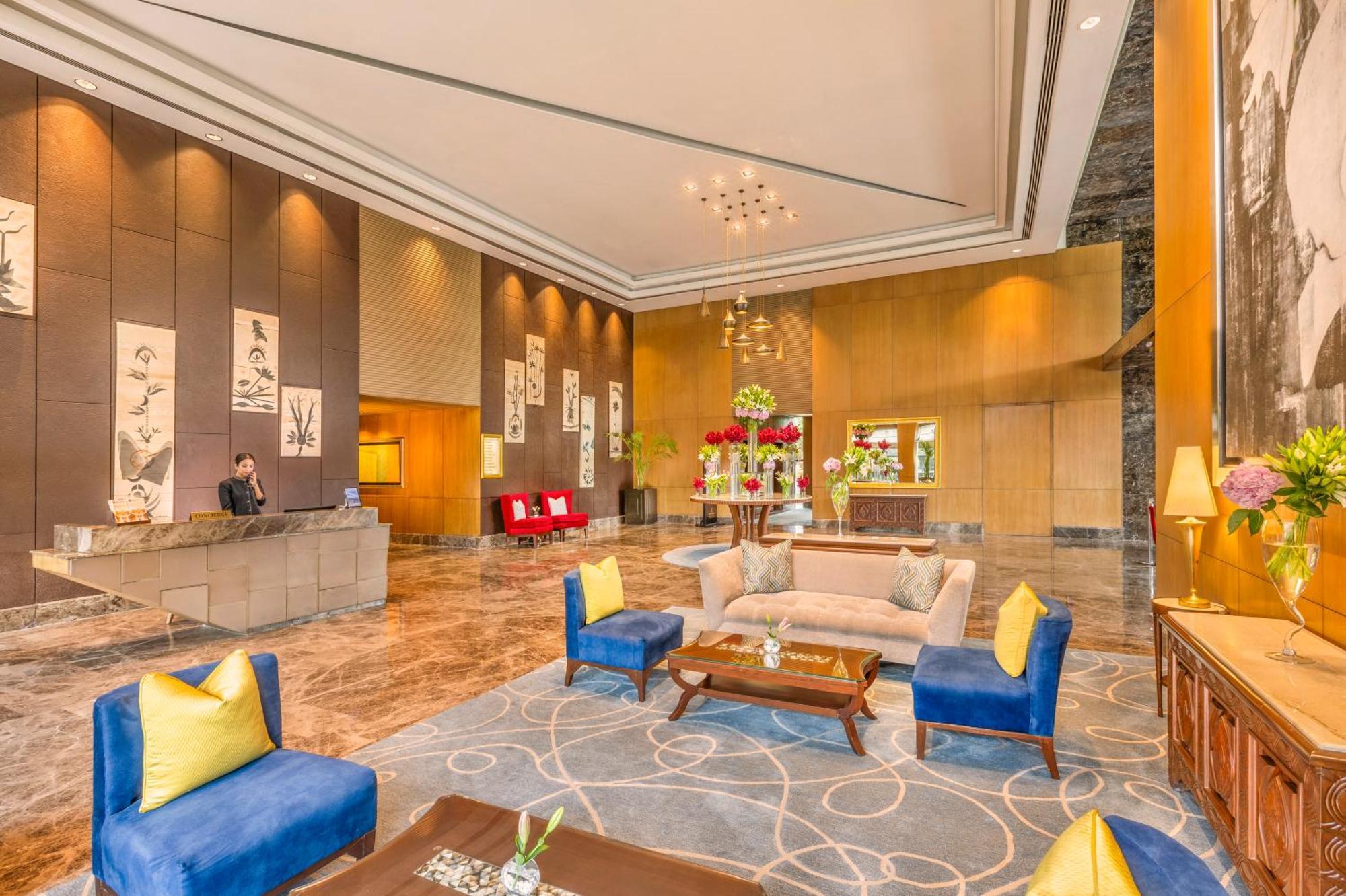 ניו דלהי The Leela Ambience Convention Hotel Delhi מראה חיצוני תמונה Lobby