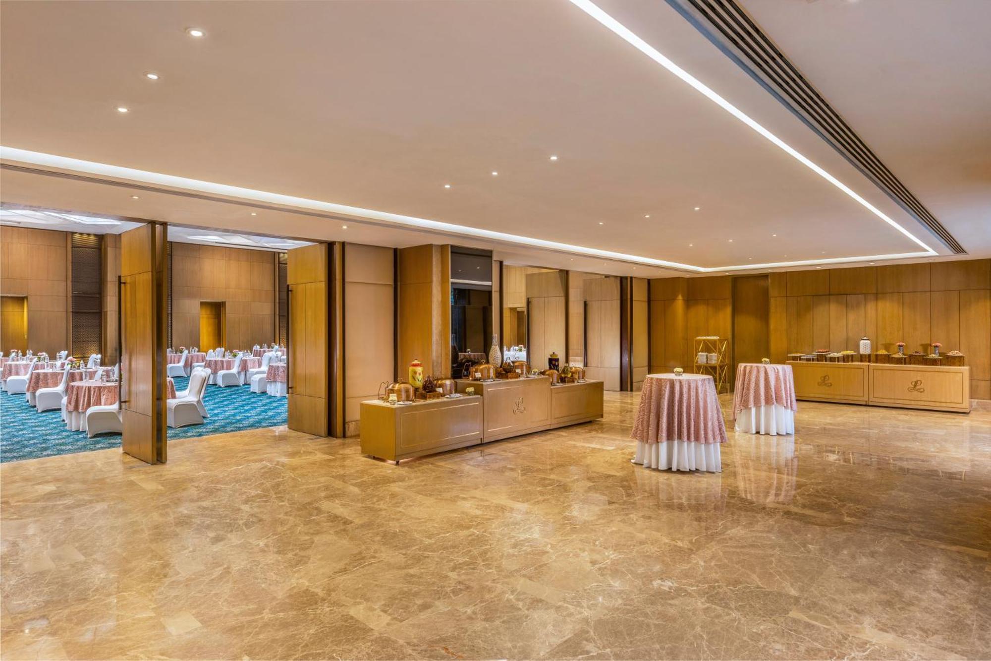 ניו דלהי The Leela Ambience Convention Hotel Delhi מראה חיצוני תמונה The Grand Ballroom