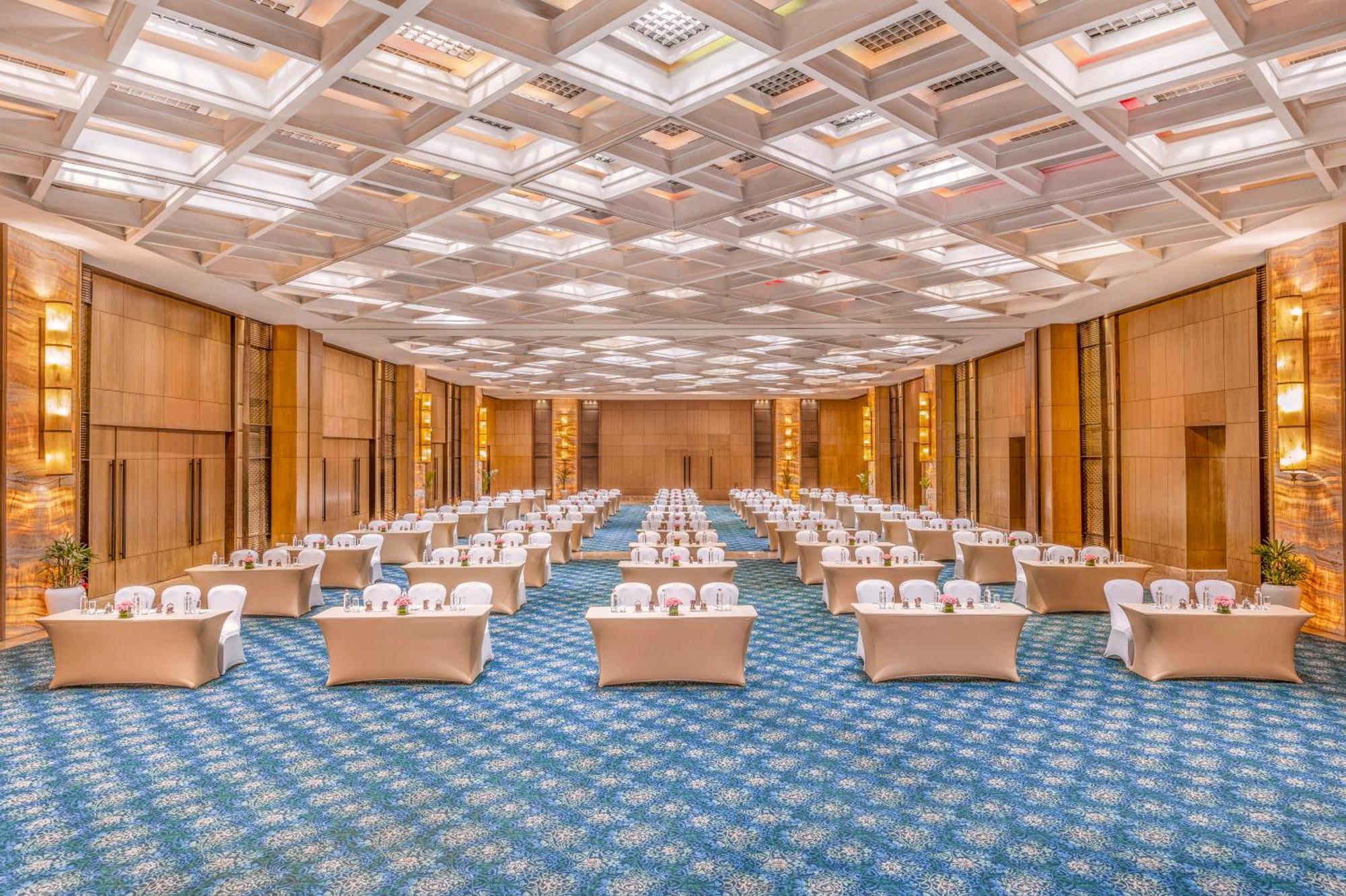 ניו דלהי The Leela Ambience Convention Hotel Delhi מראה חיצוני תמונה The Grand Ballroom